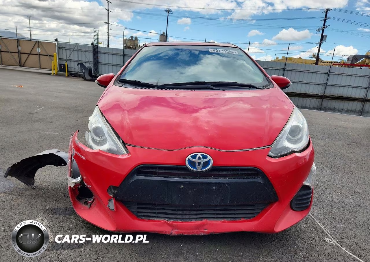 2016 Toyota Prius C Three VIN:JTDKDTB3XG1130491 - 5