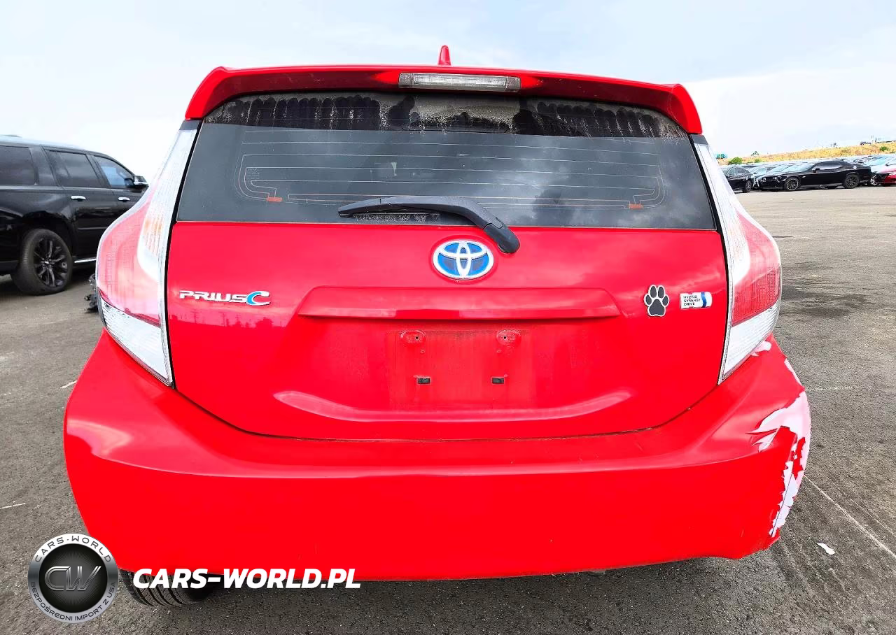 2016 Toyota Prius C Three VIN:JTDKDTB3XG1130491 - 6