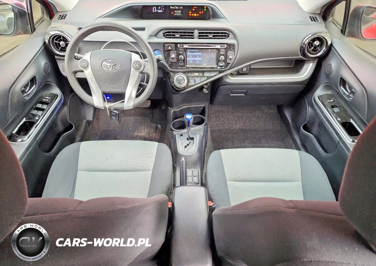 2016 Toyota Prius C Three VIN:JTDKDTB3XG1130491 - 8