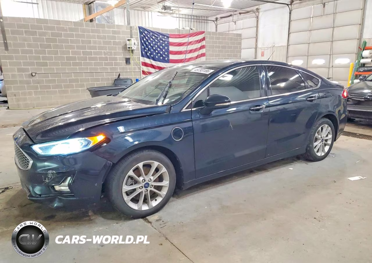 2020 Ford Fusion Titanium – zdjęcie 1 z 12