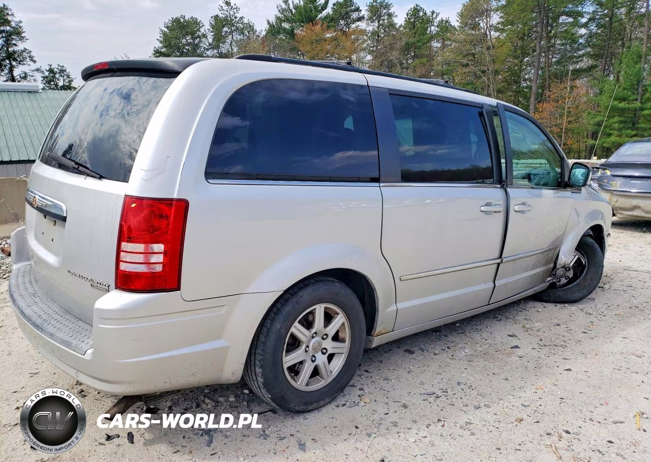 2010 Chrysler Town & Country Touring VIN:2A4RR5D15AR110511 - 3