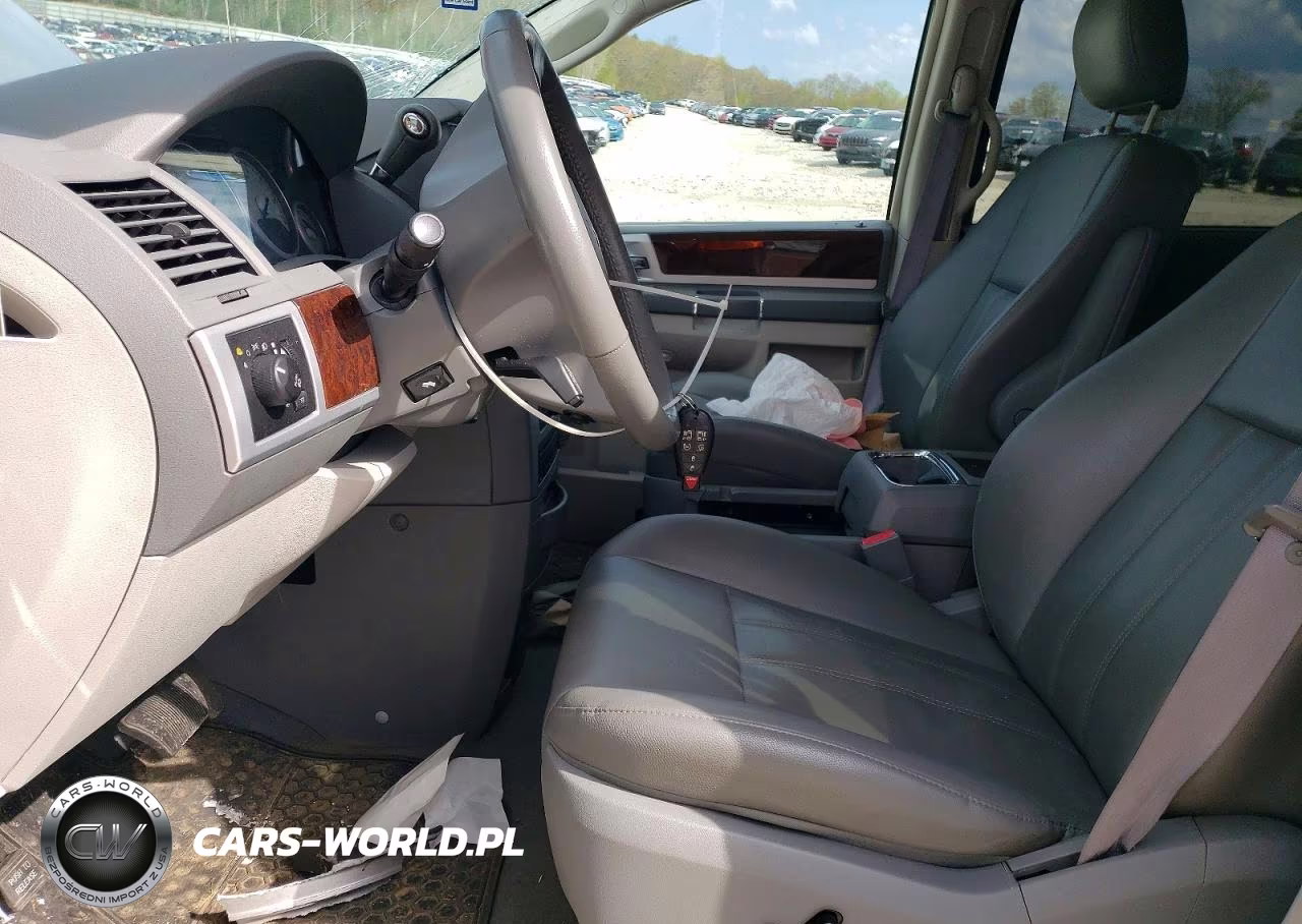 2010 Chrysler Town & Country Touring VIN:2A4RR5D15AR110511 - 7
