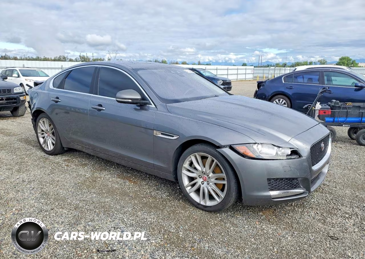 2016 Jaguar Xf Prestige VIN:SAJBE4BV2GCY08984 - 4