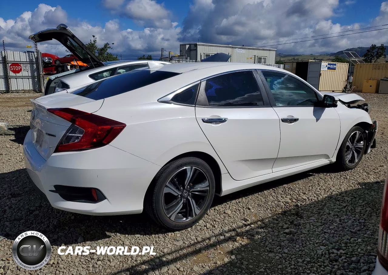2017 Honda Civic Touring VIN:19XFC1F9XHE215014 - 3