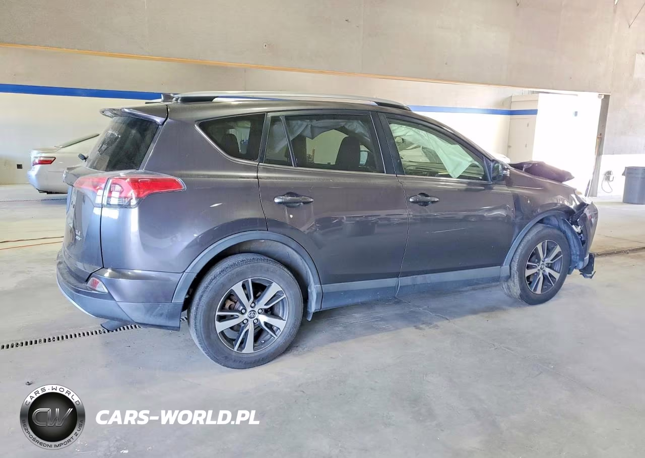 2018 Toyota Rav4 Xle VIN:JTMRFREV3JJ746940 - 3