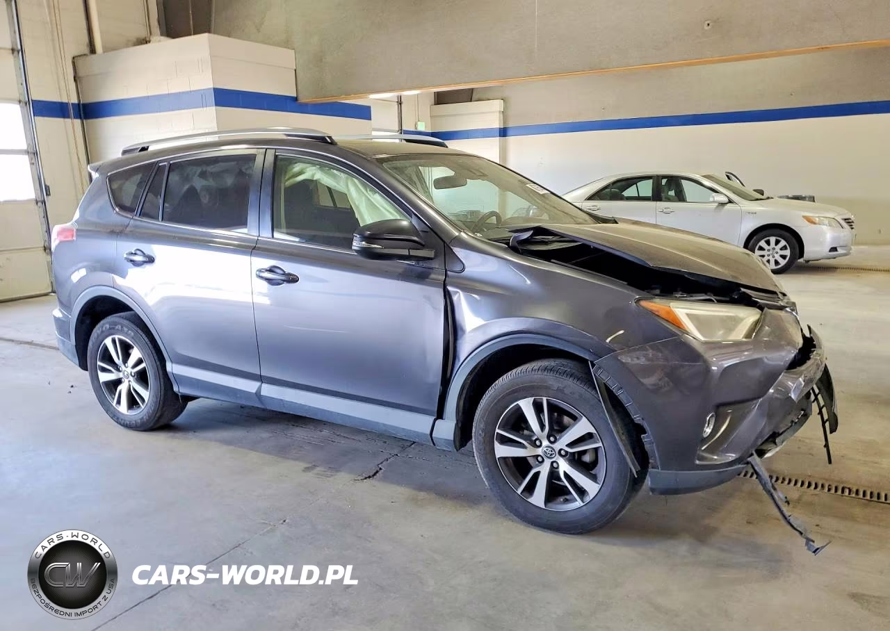 2018 Toyota Rav4 Xle VIN:JTMRFREV3JJ746940 - 4
