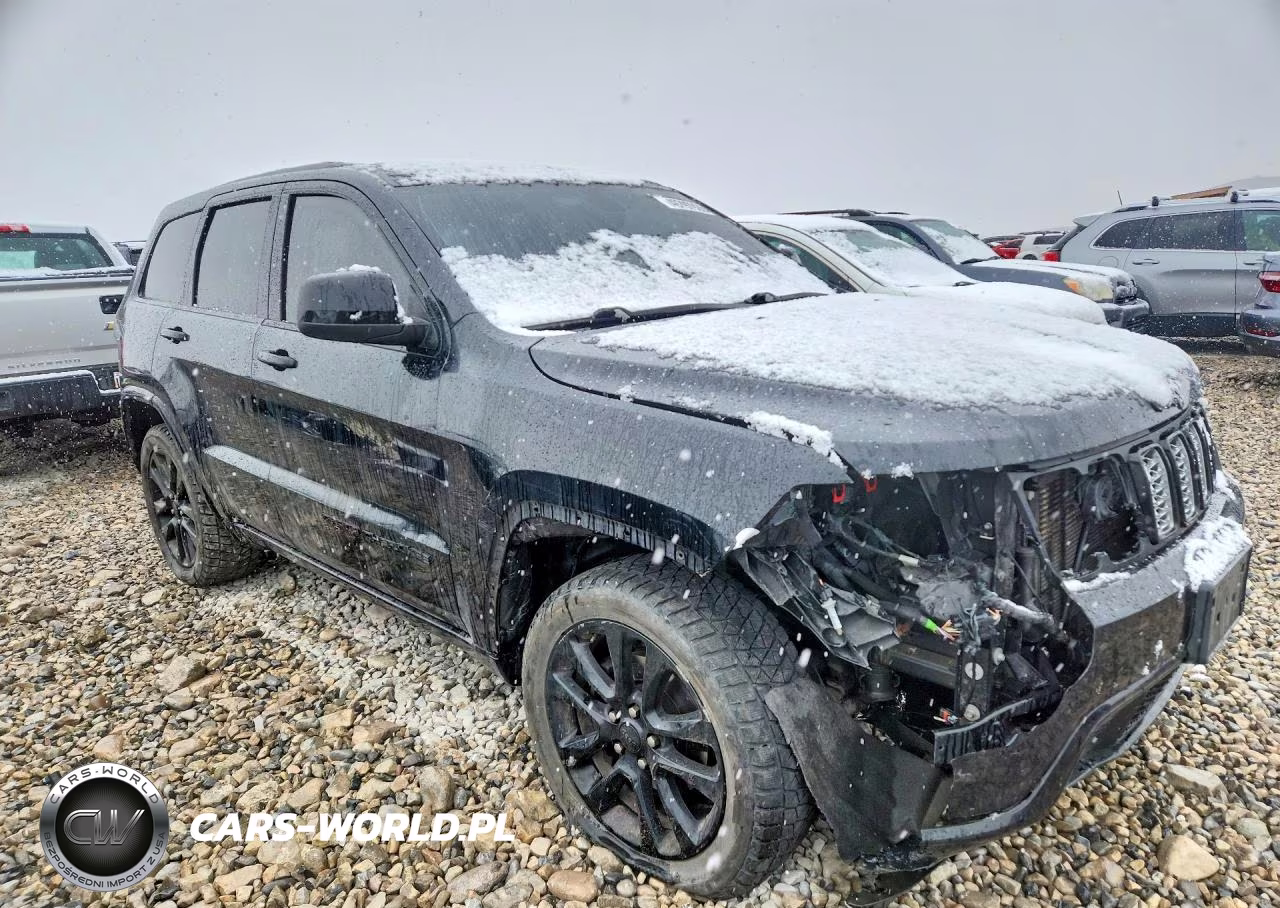 2018 Jeep Grand Cherokee Laredo VIN:1C4RJFAG6JC105113 - 4
