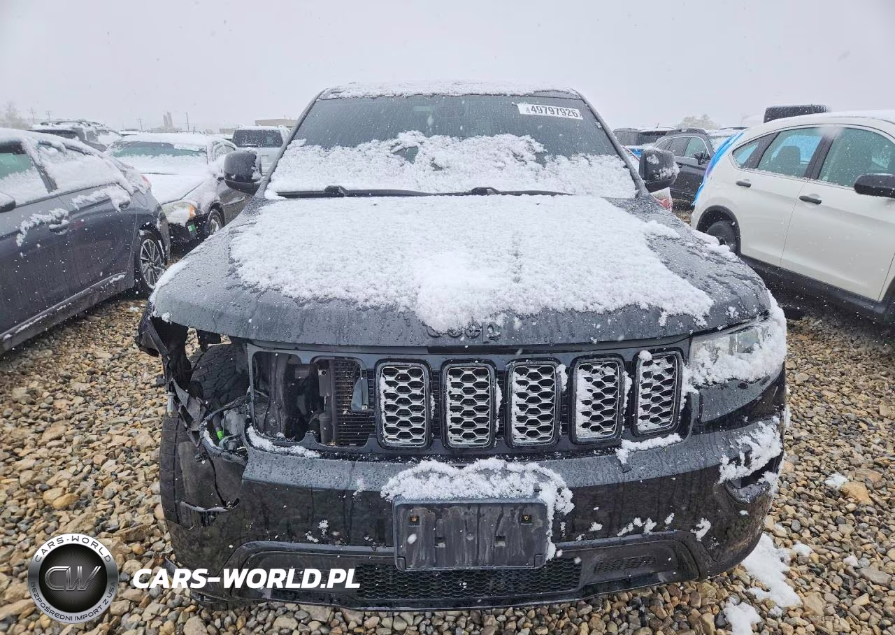 2018 Jeep Grand Cherokee Laredo VIN:1C4RJFAG6JC105113 - 5