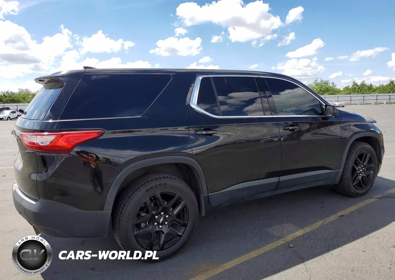 2018 Chevrolet Traverse Ls VIN:1GNERFKW8JJ261217 - 3