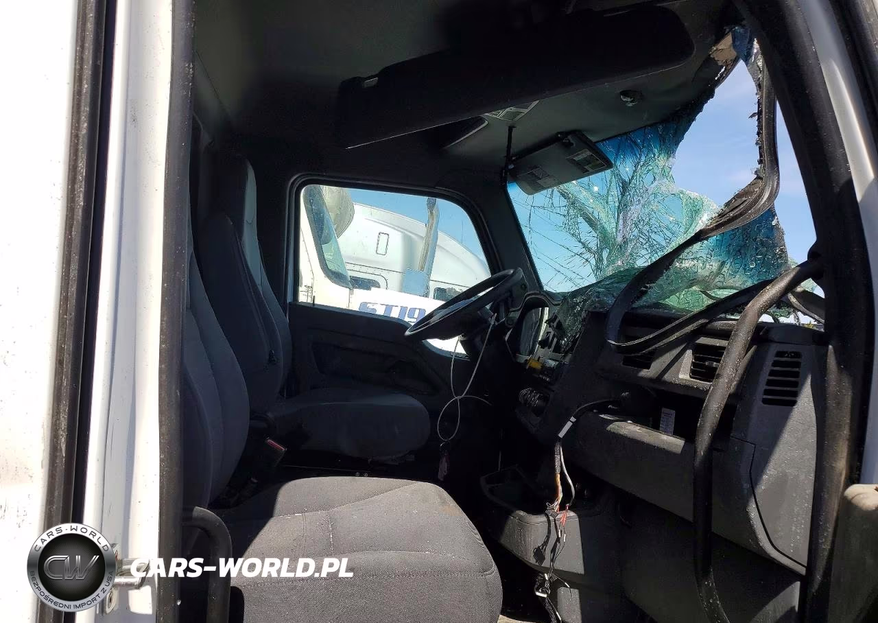 2025 Kenworth T380 Refrigerated Box Truck VIN:2NK4HJ7X3SM182137 - 5