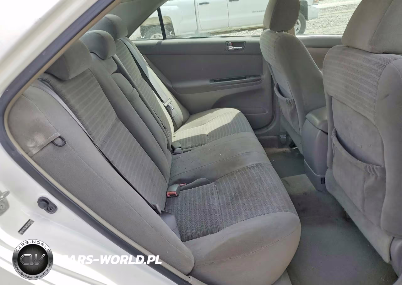 2005 Toyota Camry Le VIN:4T1BE32K05U575656 - 10