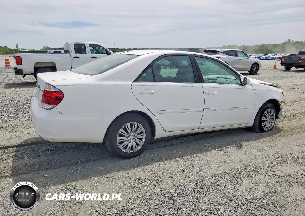 2005 Toyota Camry Le VIN:4T1BE32K05U575656 - 3