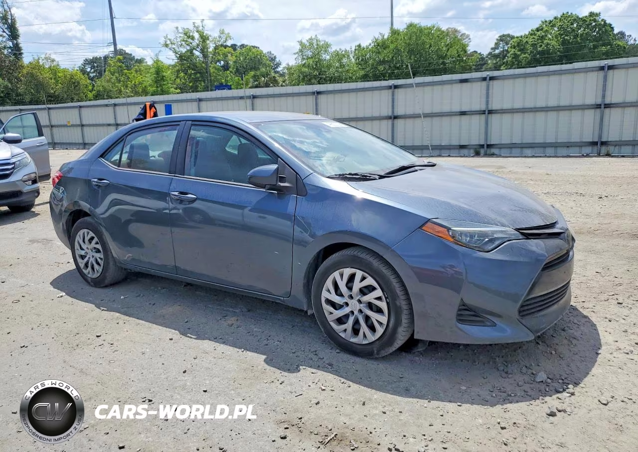 2019 Toyota Corolla Le VIN:2T1BURHE4KC165432 - 4