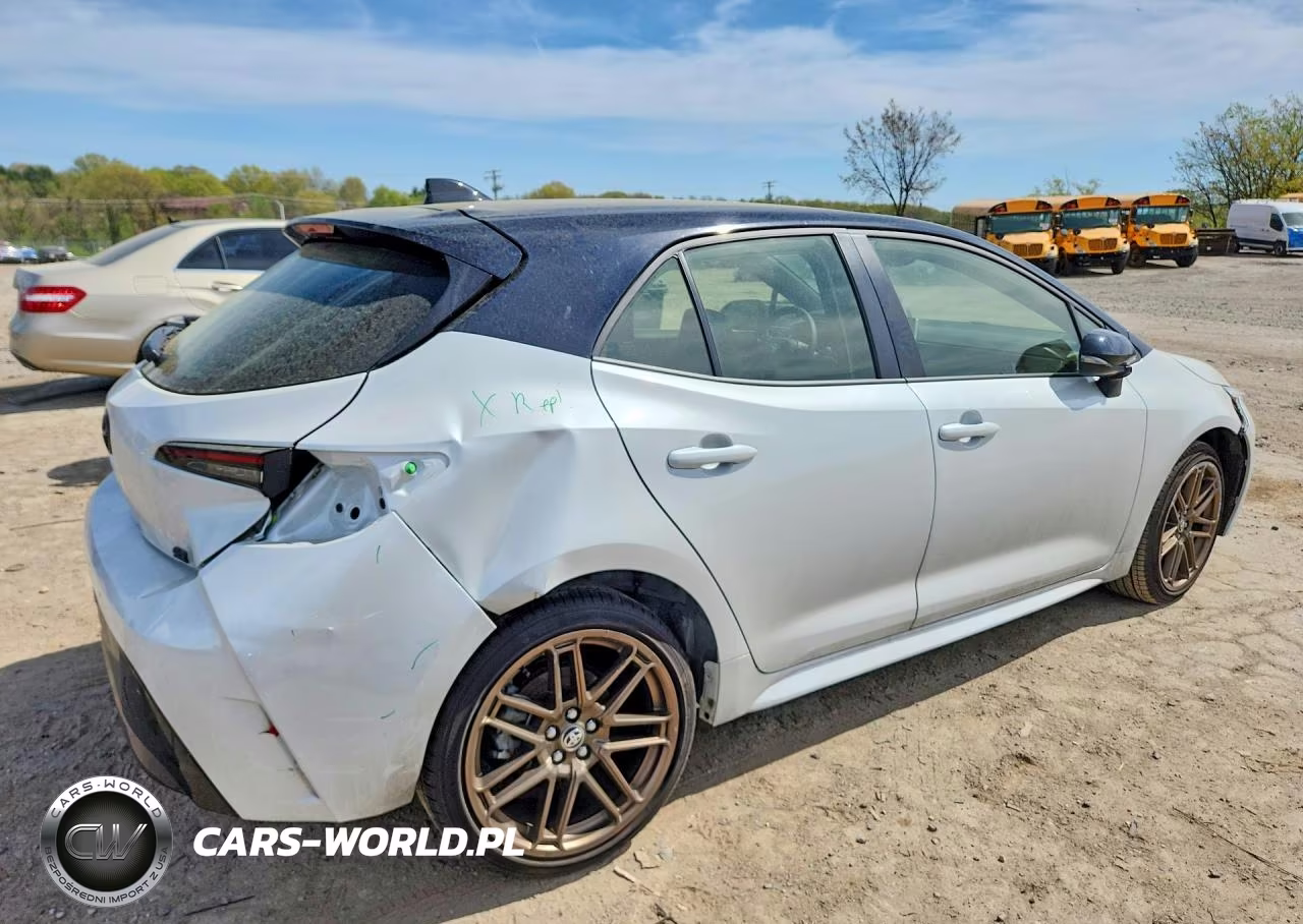 2025 Toyota Corolla Hatchback Nightshade VIN:JTND4MBE5S3246349 - 3
