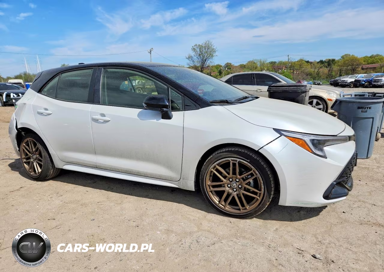 2025 Toyota Corolla Hatchback Nightshade VIN:JTND4MBE5S3246349 - 4