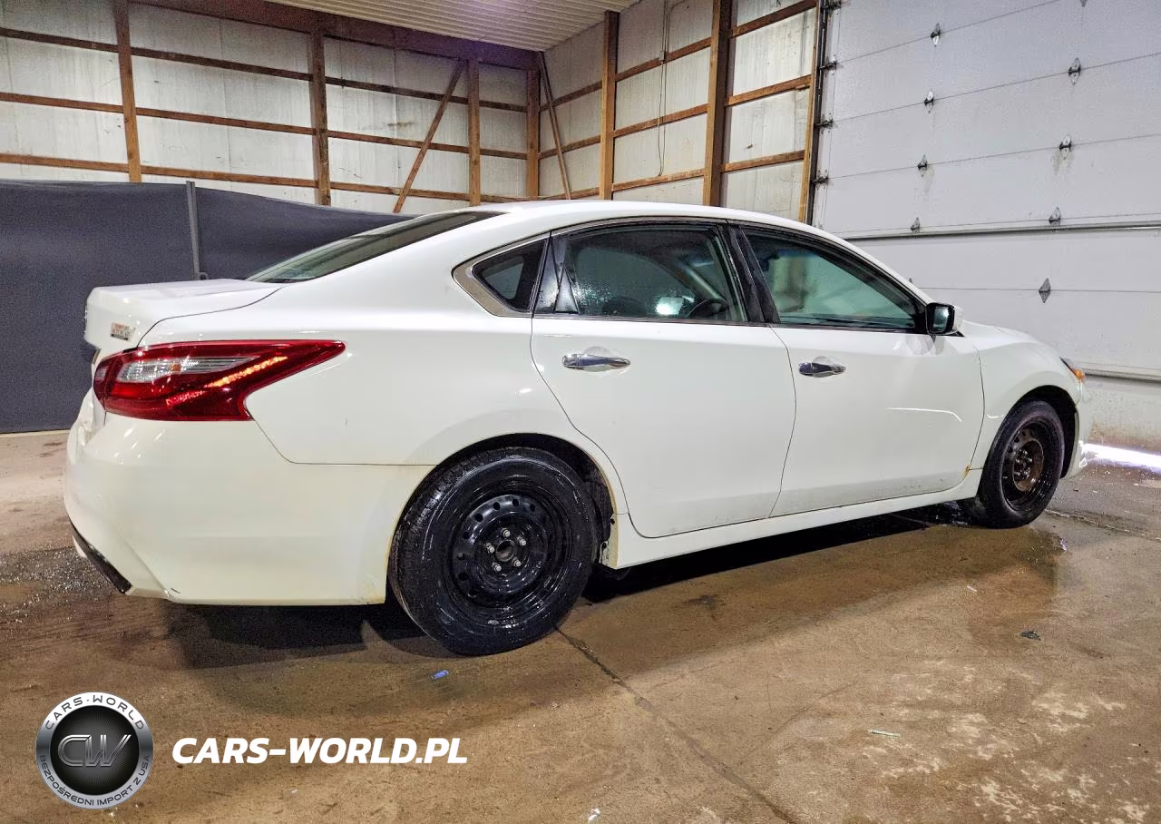 2018 Nissan Altima 2.5 S VIN:1N4AL3AP0JC174746 - 3