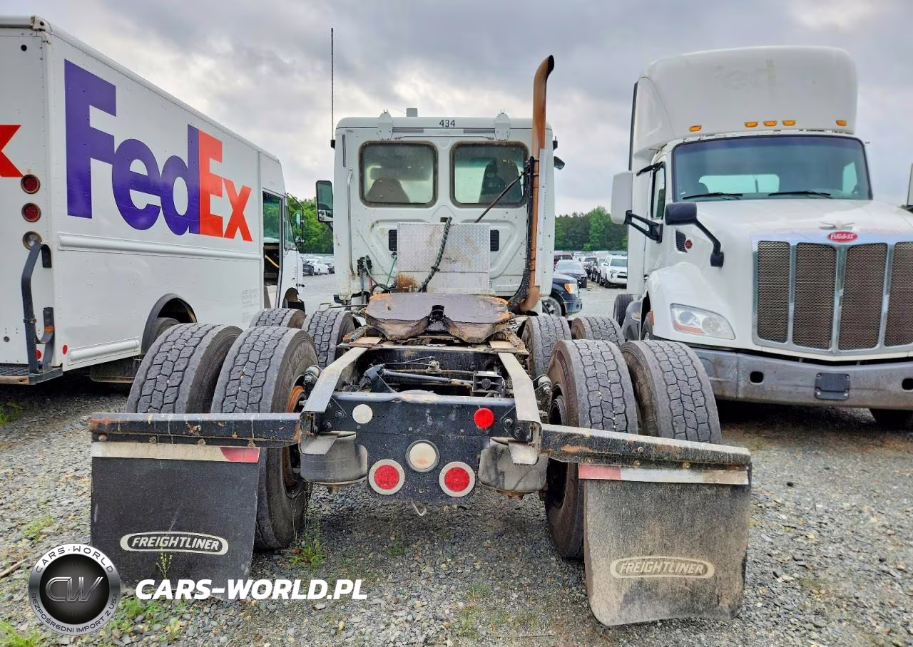 2012 Freightliner Cascadia Semi Truck VIN:1FUJGEBG7CLBP0118 - 6
