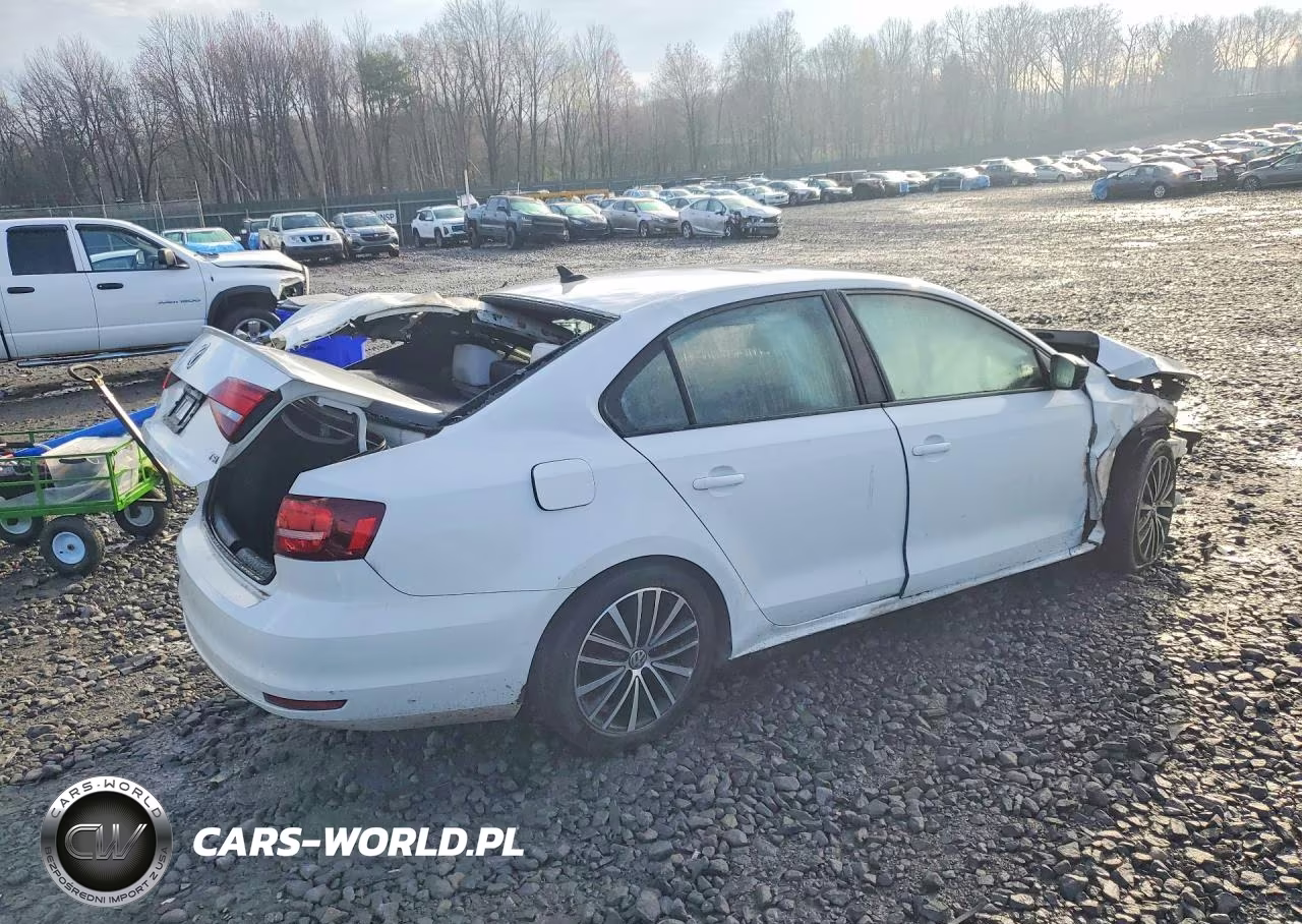 2016 Volkswagen Jetta Sport VIN:3VWD17AJ3GM390899 - 3