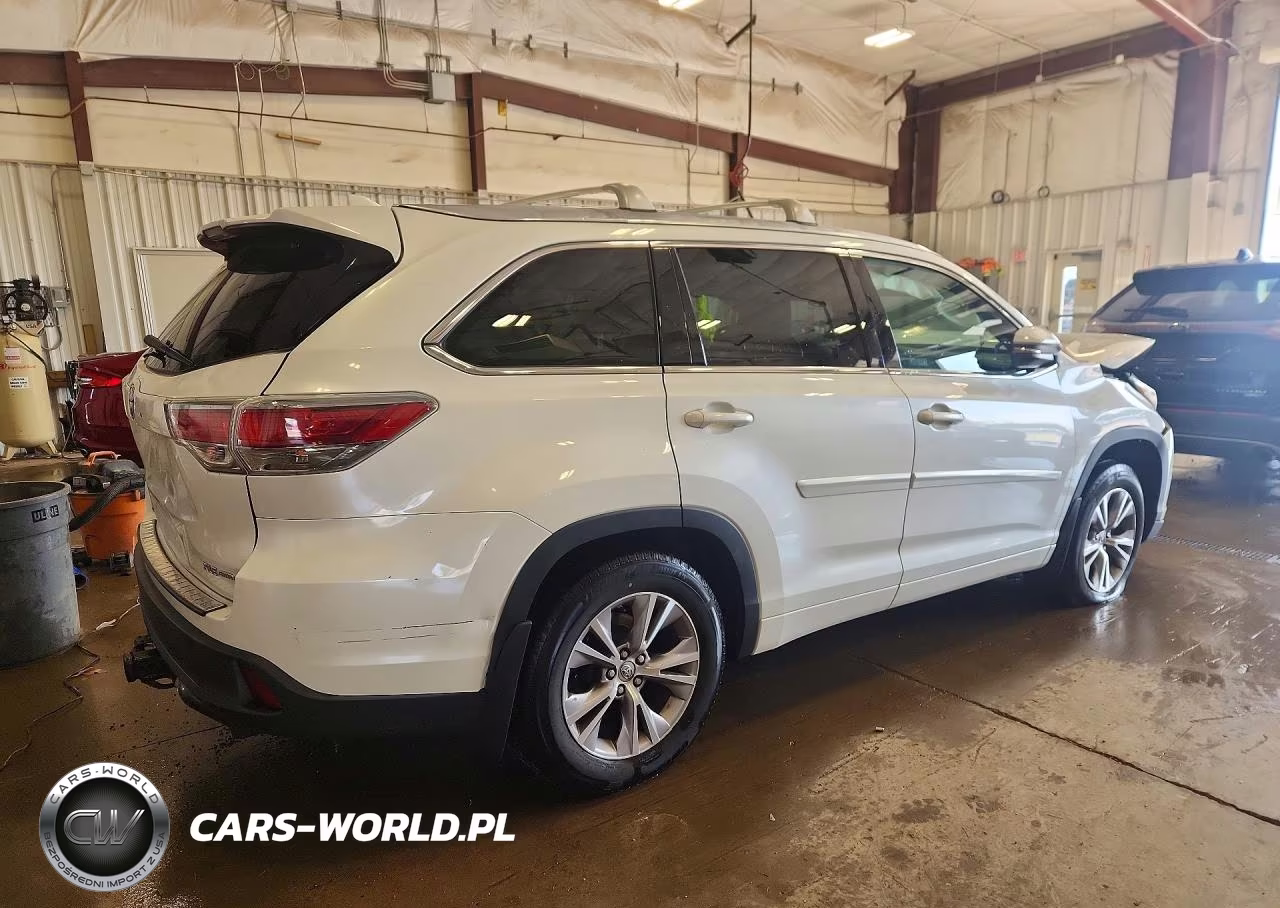 2015 Toyota Highlander Xle VIN:5TDJKRFHXFS157539 - 3