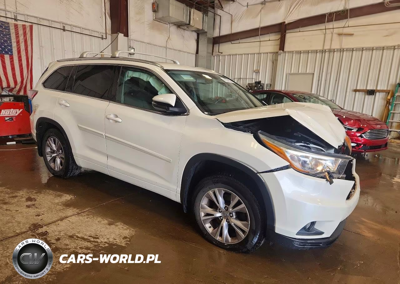 2015 Toyota Highlander Xle VIN:5TDJKRFHXFS157539 - 4