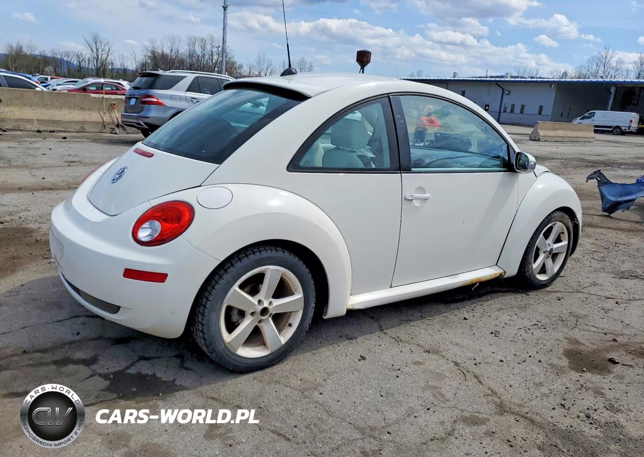 2008 Volkswagen New Beetle Triple White VIN:3VWFG31CX8M510779 - 3