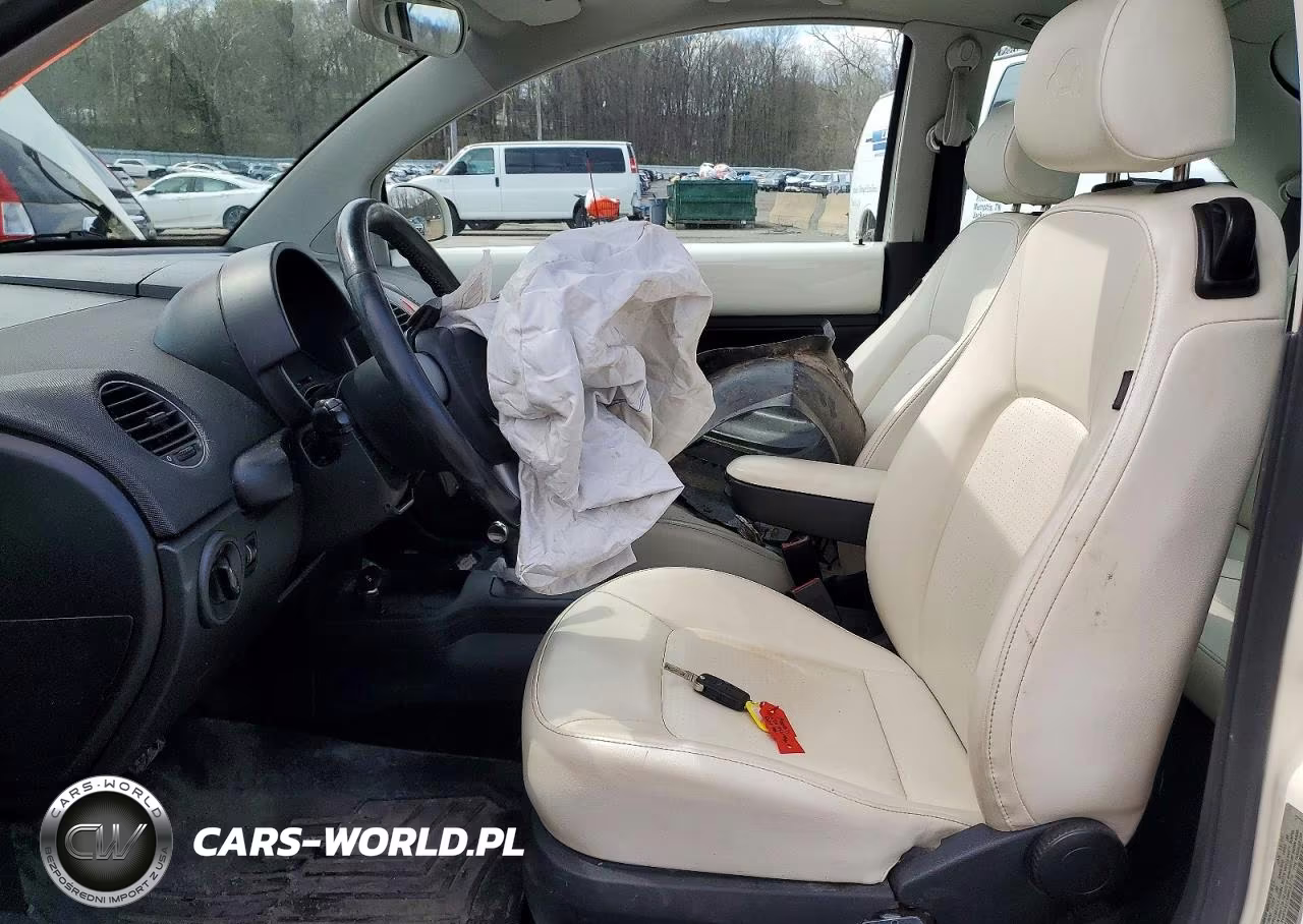 2008 Volkswagen New Beetle Triple White VIN:3VWFG31CX8M510779 - 7