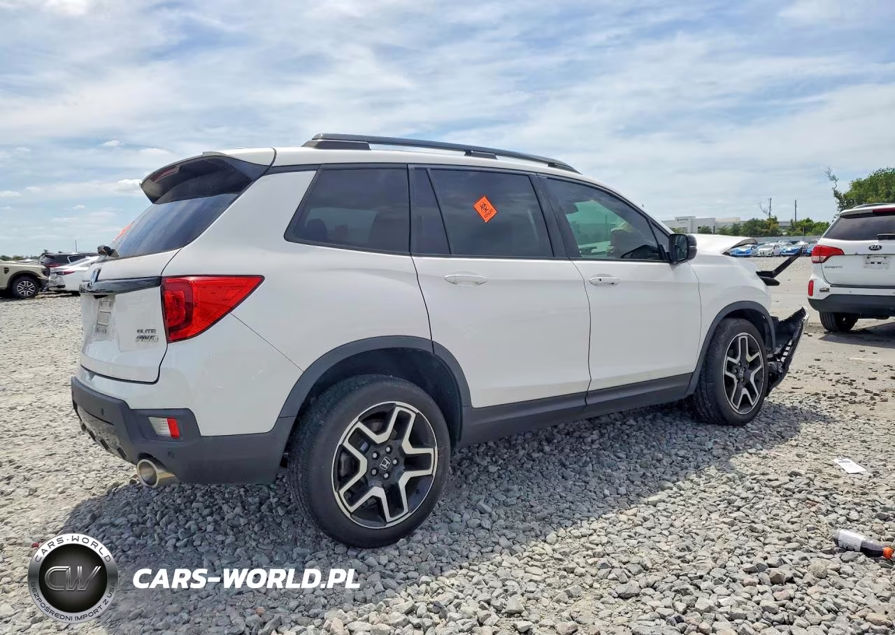 2023 Honda Passport Elite VIN:5FNYF8H03PB034496 - 3