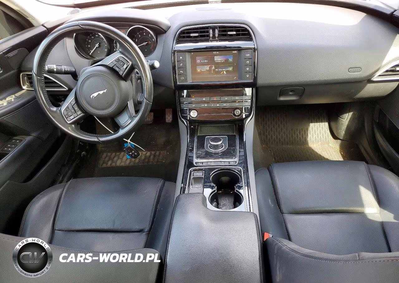2017 Jaguar Xe Premium VIN:SAJAD4BGXHA968916 - 8