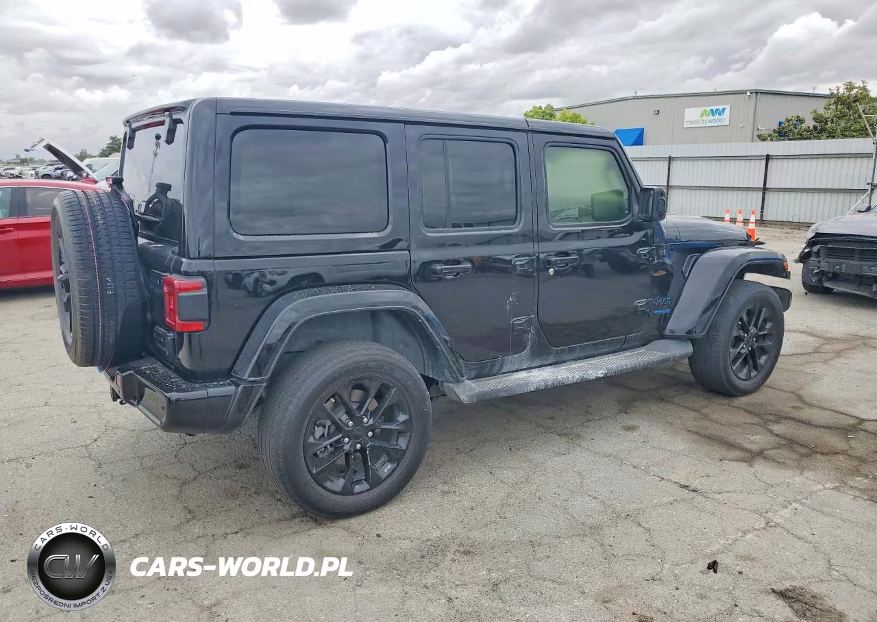 2021 Jeep Wrangler Unlimited Sahara 4Xe VIN:1C4JJXP62MW716129 - 3