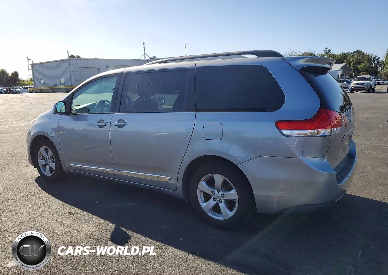 2013 Toyota Sienna Le VIN:5TDKK3DC6DS298694 - 2
