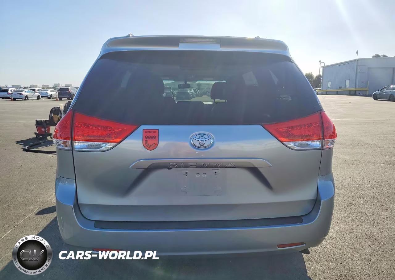 2013 Toyota Sienna Le VIN:5TDKK3DC6DS298694 - 6