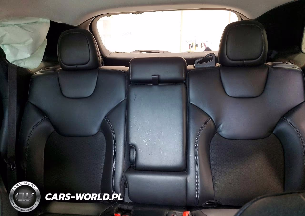 2020 Jeep Cherokee Latitude Plus VIN:1C4PJMLB0LD593291 - 10
