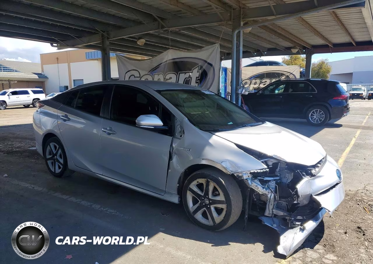 2016 Toyota Prius Three Touring VIN:JTDKARFU1G3013918 - 4