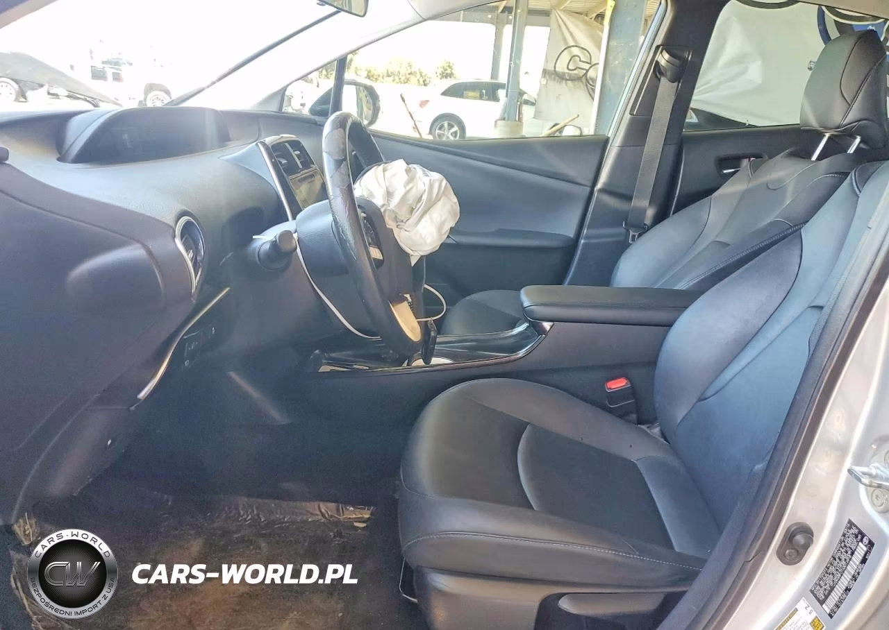 2016 Toyota Prius Three Touring VIN:JTDKARFU1G3013918 - 7