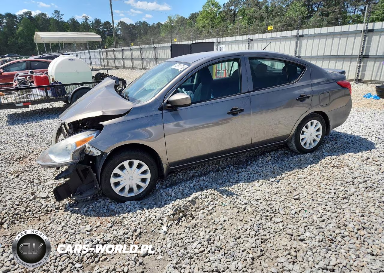 2017 Nissan Versa 1.6 S Plus