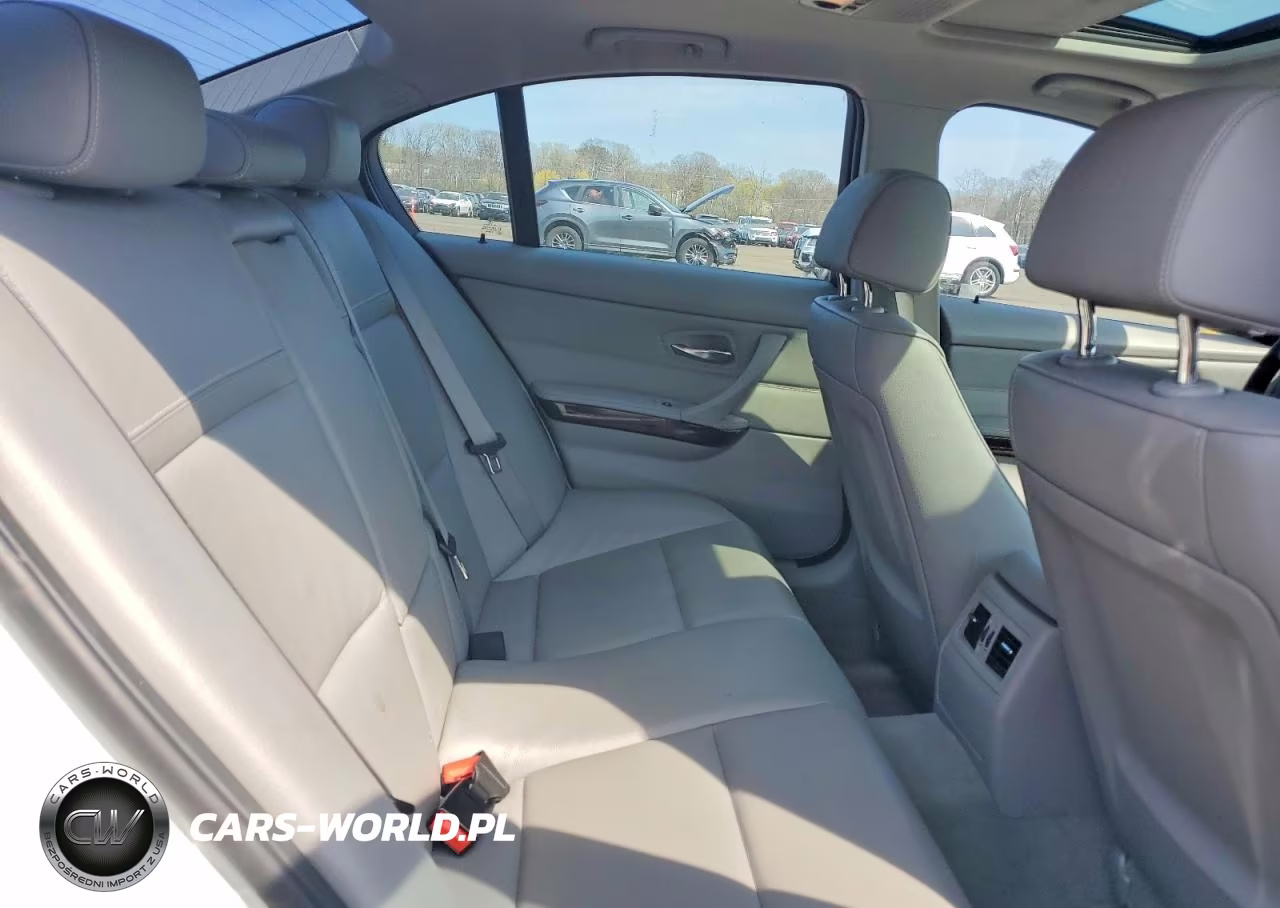 2011 BMW 328 Xi VIN:WBAPK7C50BA972409 - 10