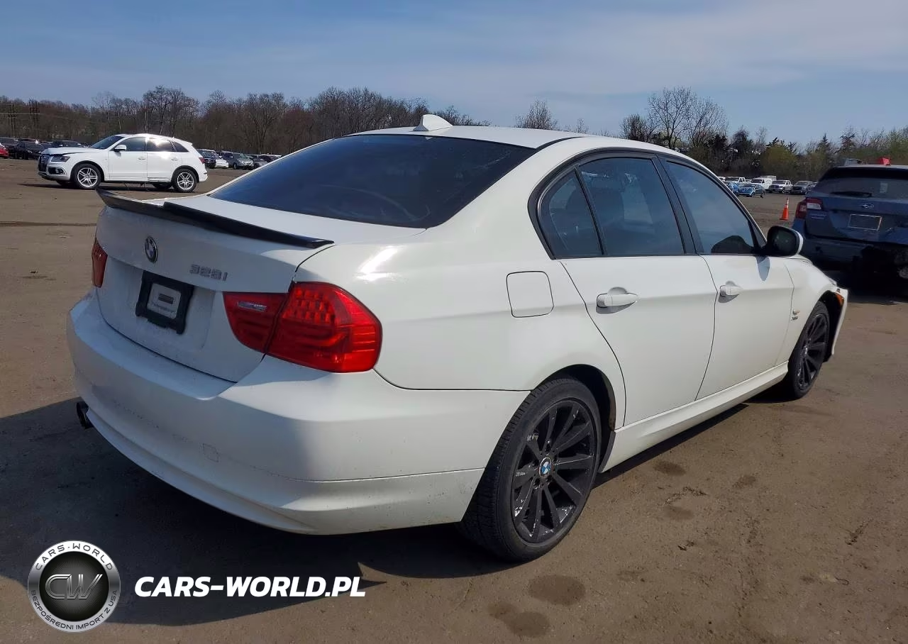 2011 BMW 328 Xi VIN:WBAPK7C50BA972409 - 3
