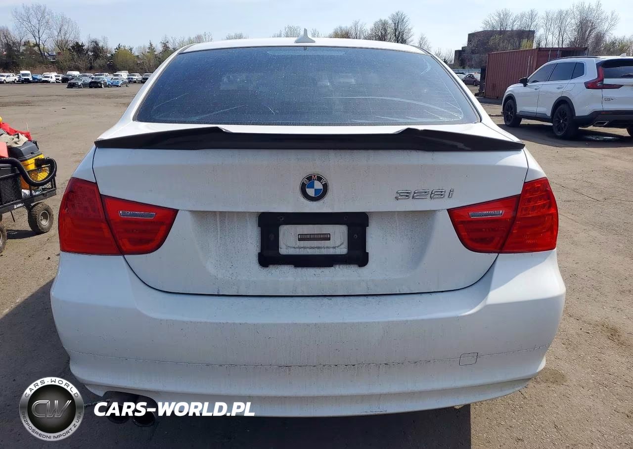 2011 BMW 328 Xi VIN:WBAPK7C50BA972409 - 6