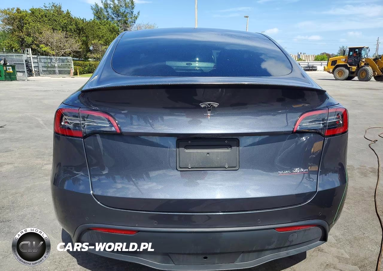 2022 Tesla Model Y VIN:7SAYGDEF8NF379635 - 6