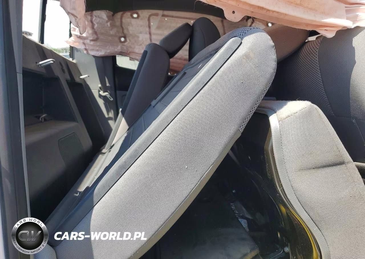 2012 Toyota Tacoma Double Cab VIN:3TMLU4EN3CM101855 - 10