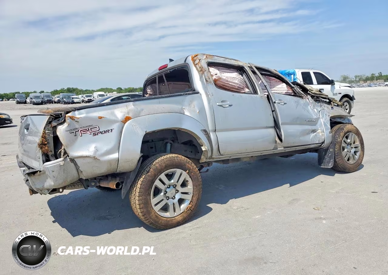 2012 Toyota Tacoma Double Cab VIN:3TMLU4EN3CM101855 - 3