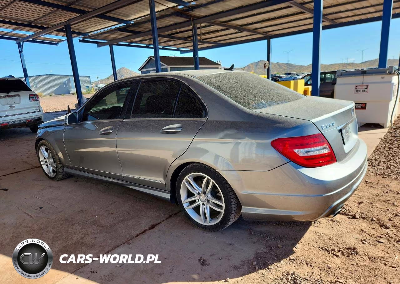 2014 Mercedes-Benz C 250 VIN:WDDGF4HB3EG156886 - 2