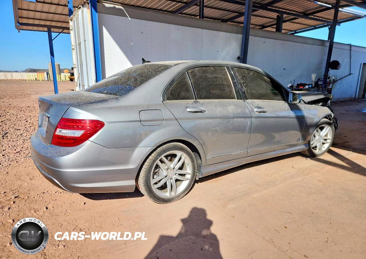 2014 Mercedes-Benz C 250 VIN:WDDGF4HB3EG156886 - 3