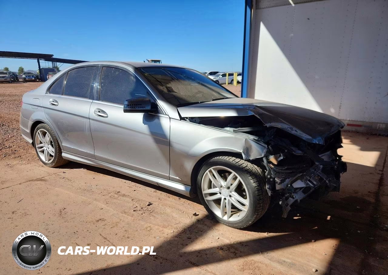 2014 Mercedes-Benz C 250 VIN:WDDGF4HB3EG156886 - 4