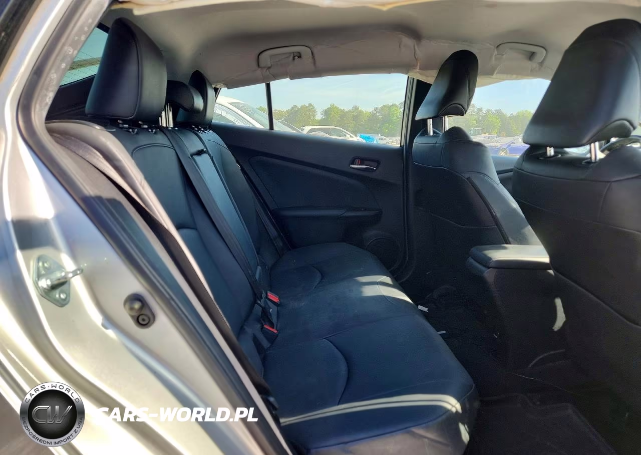2016 Toyota Prius Four VIN:JTDKARFU3G3017503 - 10