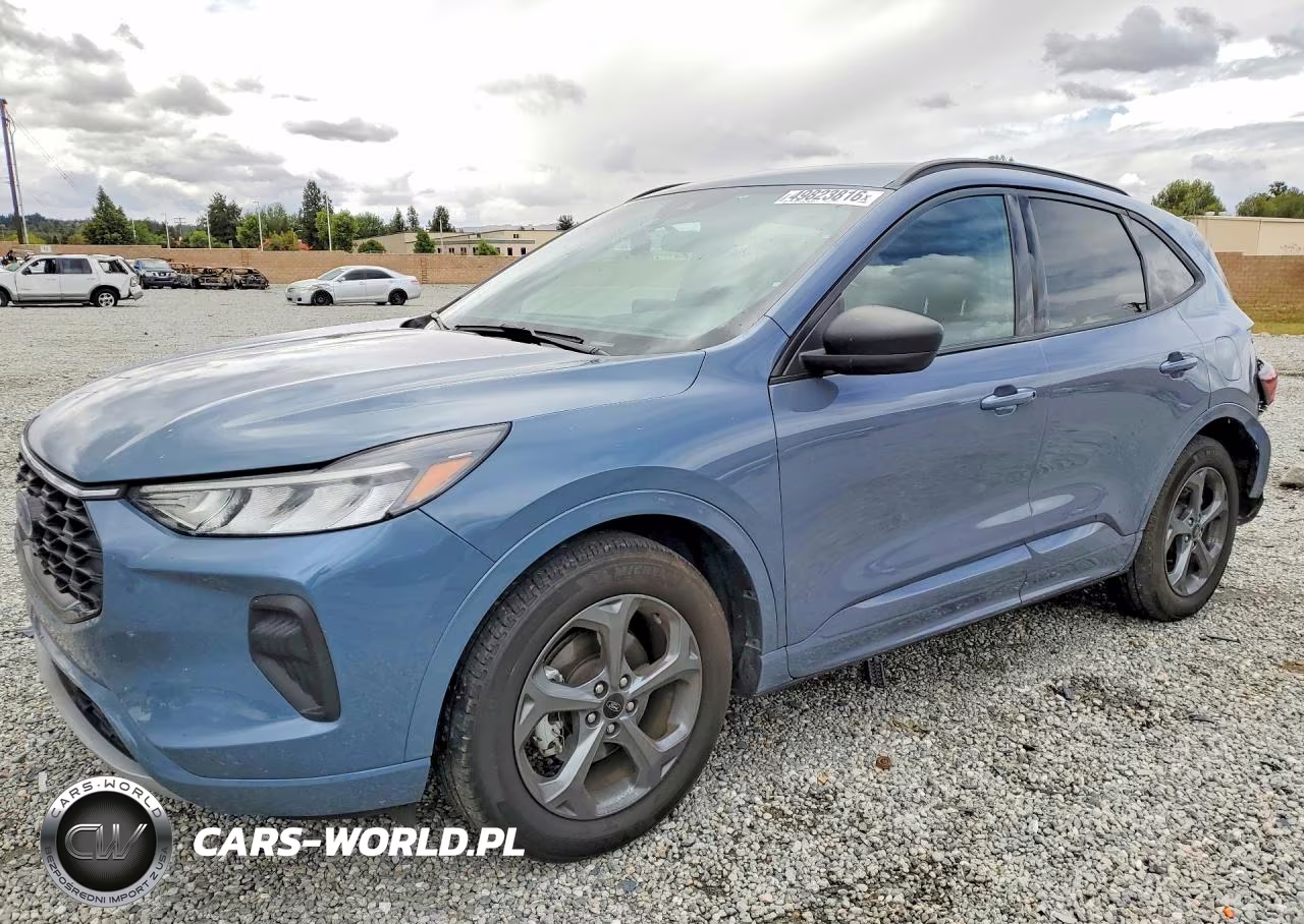 2024 Ford Escape St Line
