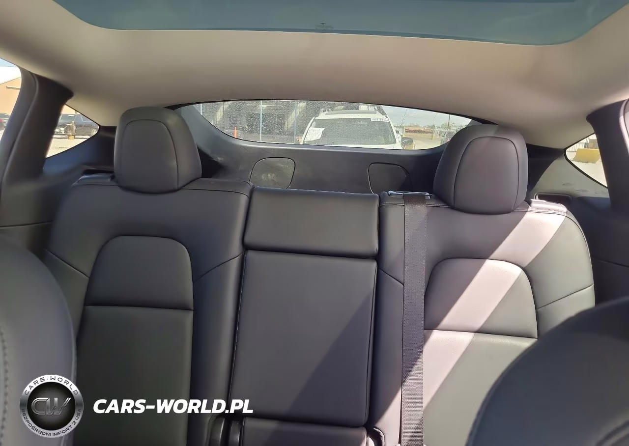 2020 Tesla Model Y VIN:5YJYGDEE4LF017478 - 10