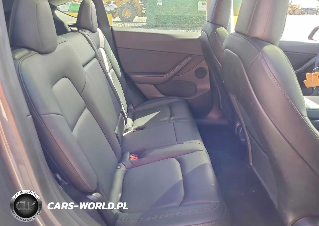 2020 Tesla Model Y VIN:5YJYGDEE4LF017478 - 11