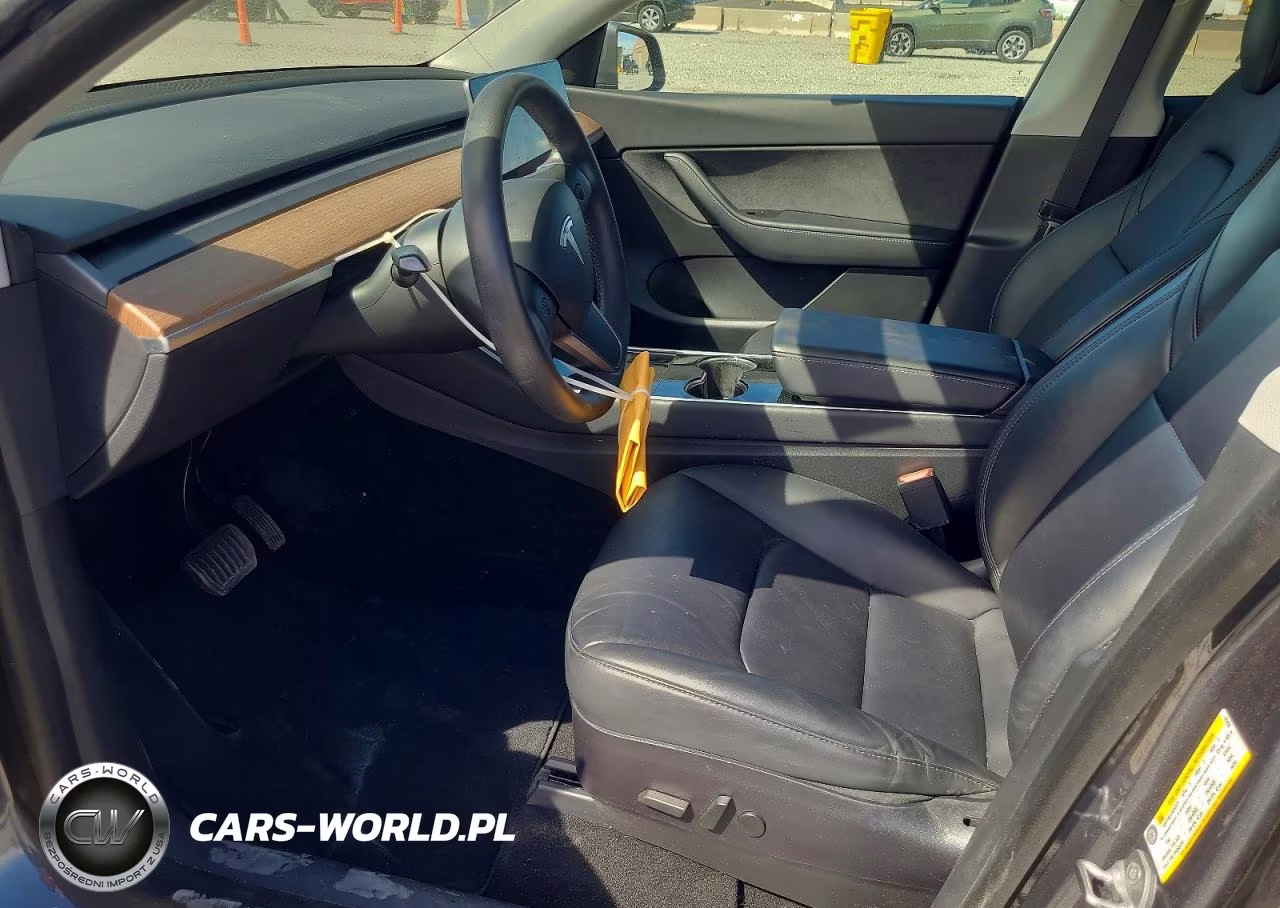 2020 Tesla Model Y VIN:5YJYGDEE4LF017478 - 7