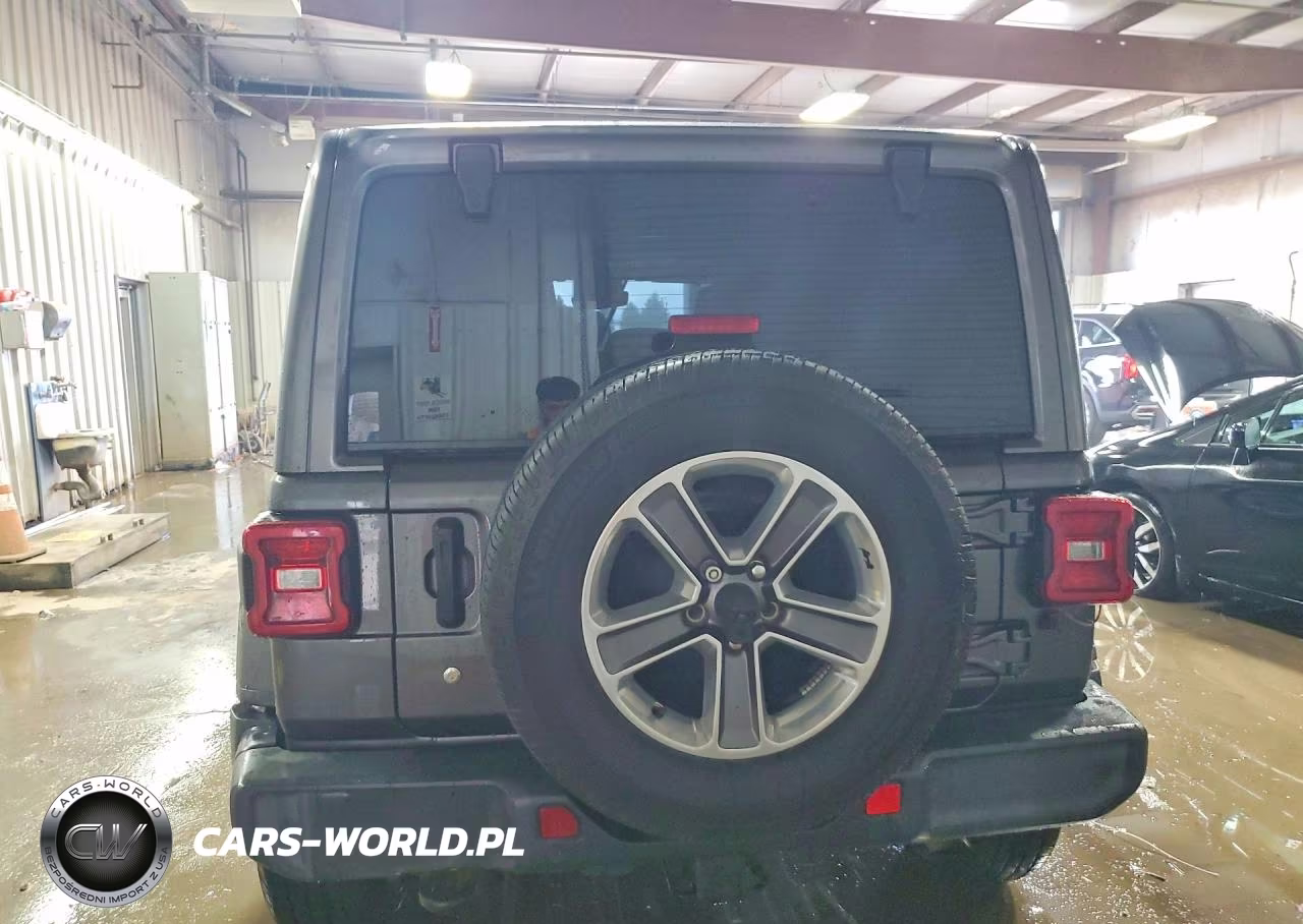 2020 Jeep Wrangler Unlimited Sahara VIN:1C4HJXEN4LW223074 - 6